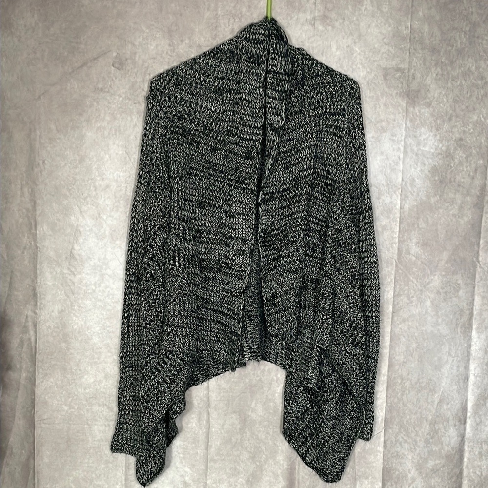 Mudd Heathered Black & White Chunky Knit Cardigan Sweater | Medium